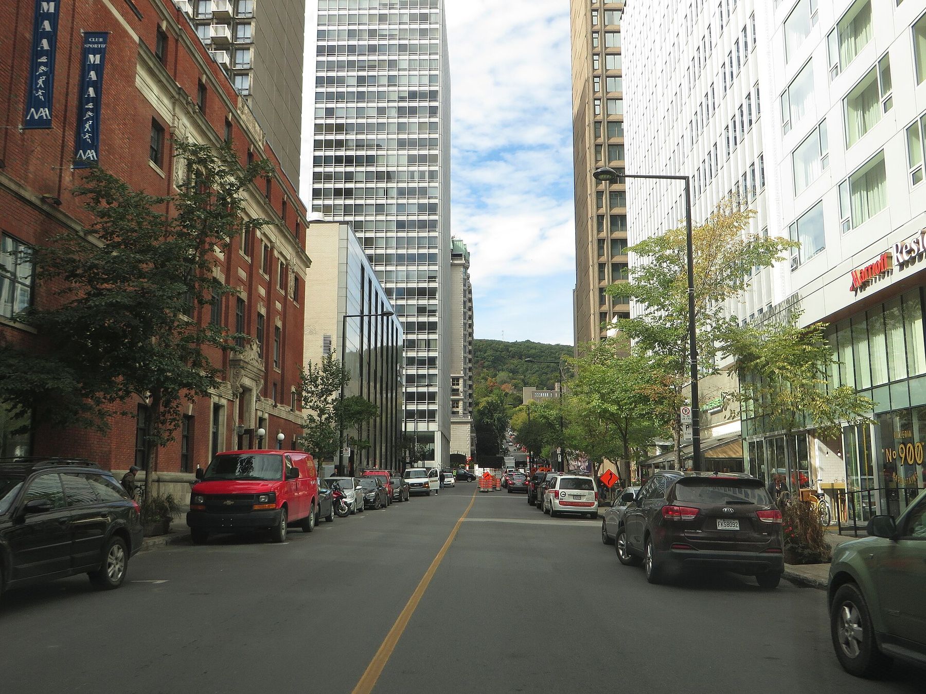 Office and hotel buildings along rue Peel in downtown Montréal